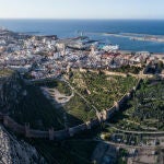 La Alcazaba de Almería es uno de los conjuntos monumentales y arqueológicos andalusíes más importantes de la península ibérica.