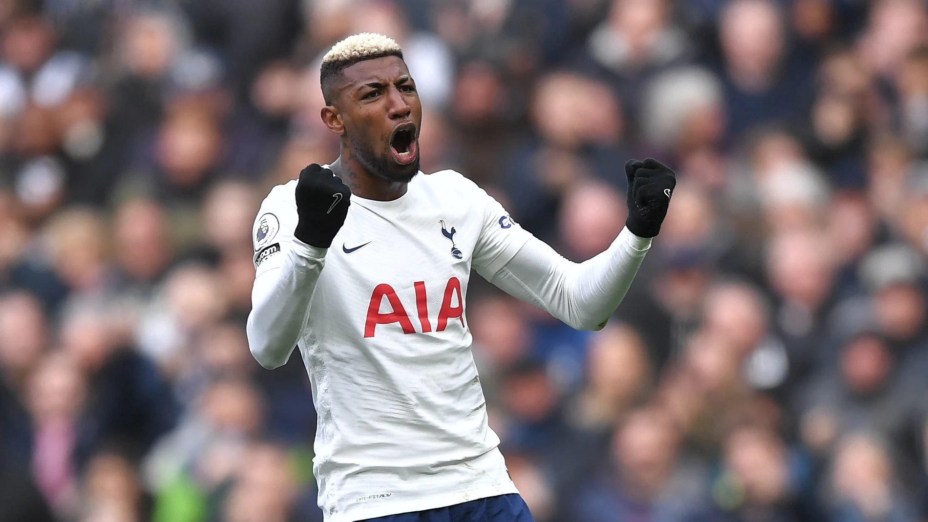 Emerson Royal con el Tottenham.