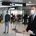 El consejero de Presidencia, Turismo, Cultura y Deportes, Marcos Ortuño, explica las previsiones de actividad del aeropuerto esta mañana.
