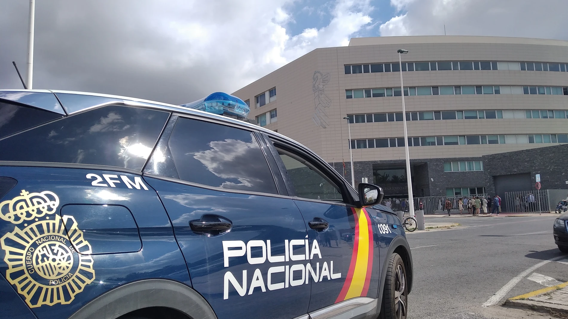 Los padres tienen 34 y 36 años y son de nacionalidad española