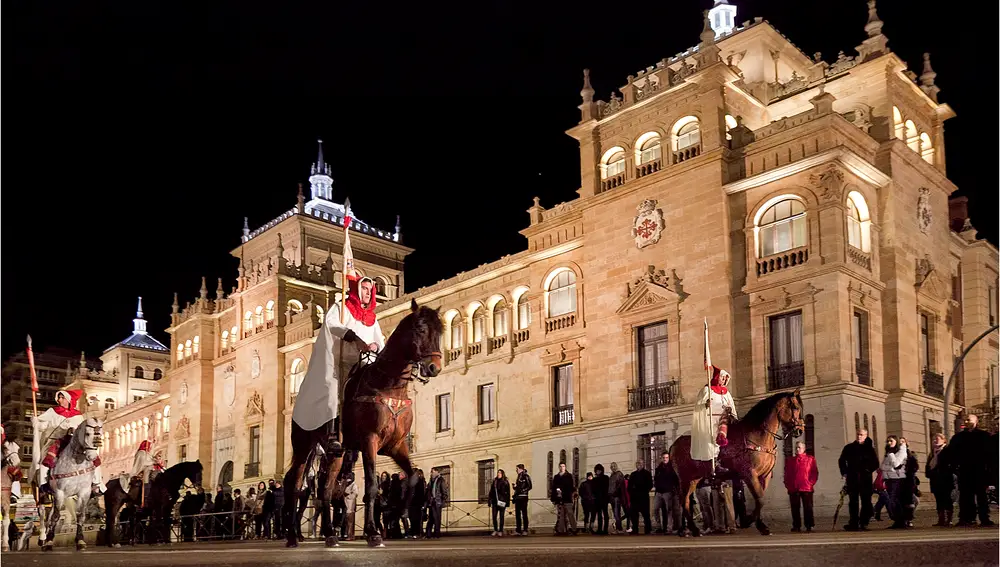 Desfile procesional ante la Academia de Caballería