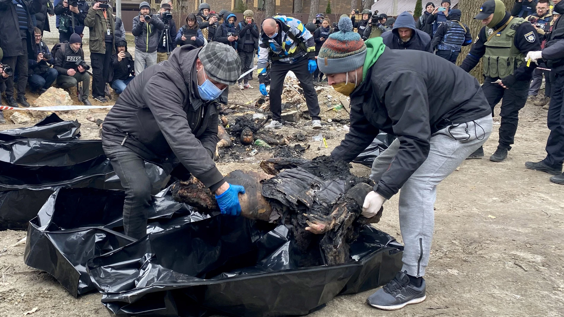 La matanza de más de 400 civiles en la localidad elevó una ola de indignación y de rabia en Ucrania, pero también en el resto de países de Occidente