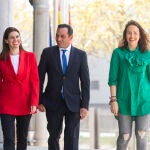 De izquierda a derecha, Judith Piquet, José Manuel Zarzoso y Lucía Fernández