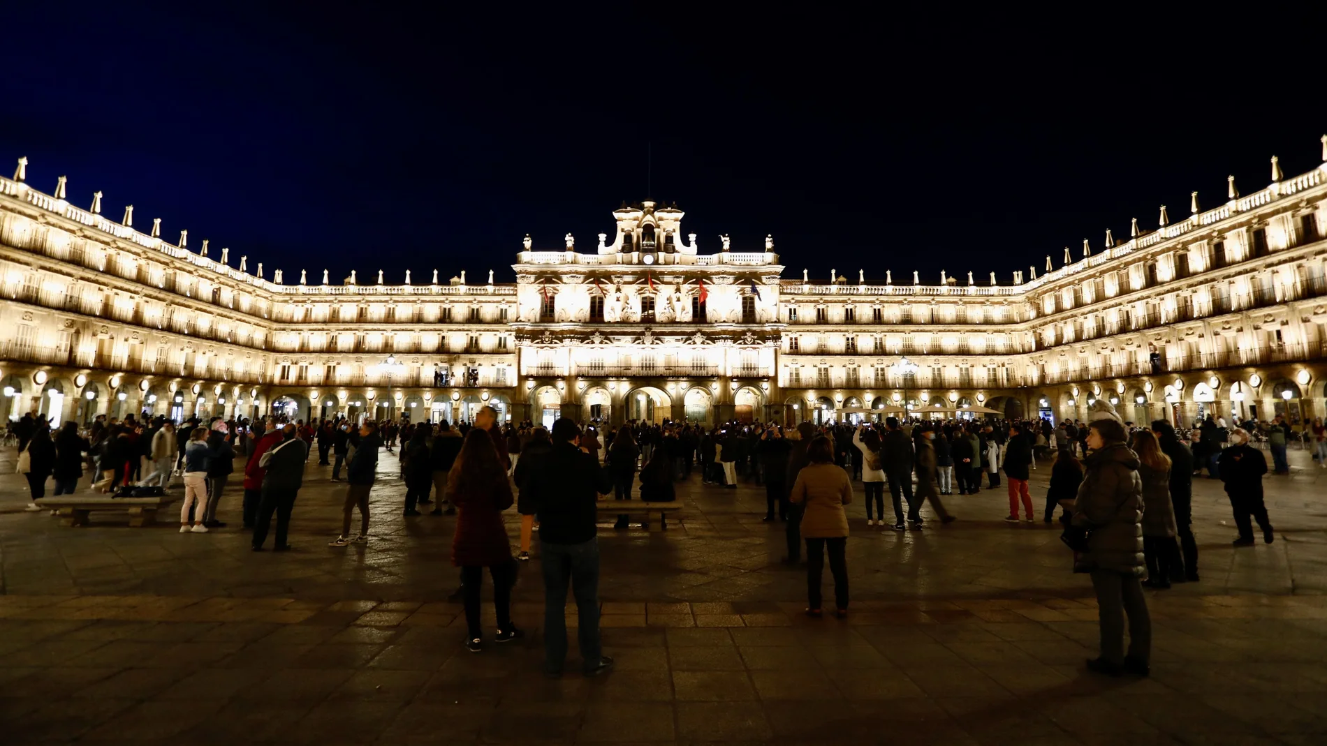 Iluminación artística de Salamanca que ensalza la belleza de su Plaza Mayor