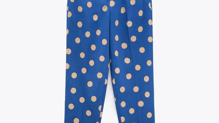 Pantalón lunares.