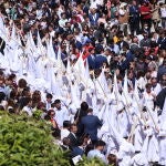 Detalle de los nazarenos de la hermandad de la Borriquita, en la Semana Santa en Sevilla 2020. Domingo de Ramos a 10 de marzo del 2022 en Sevilla (Andalucía, España) 10 ABRIL 2022 Joaquin Corchero / Europa Press 10/04/2022