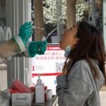 Hipotensión ortostática, el síntoma de las nuevas variantes de Ómicron que se expanden por España