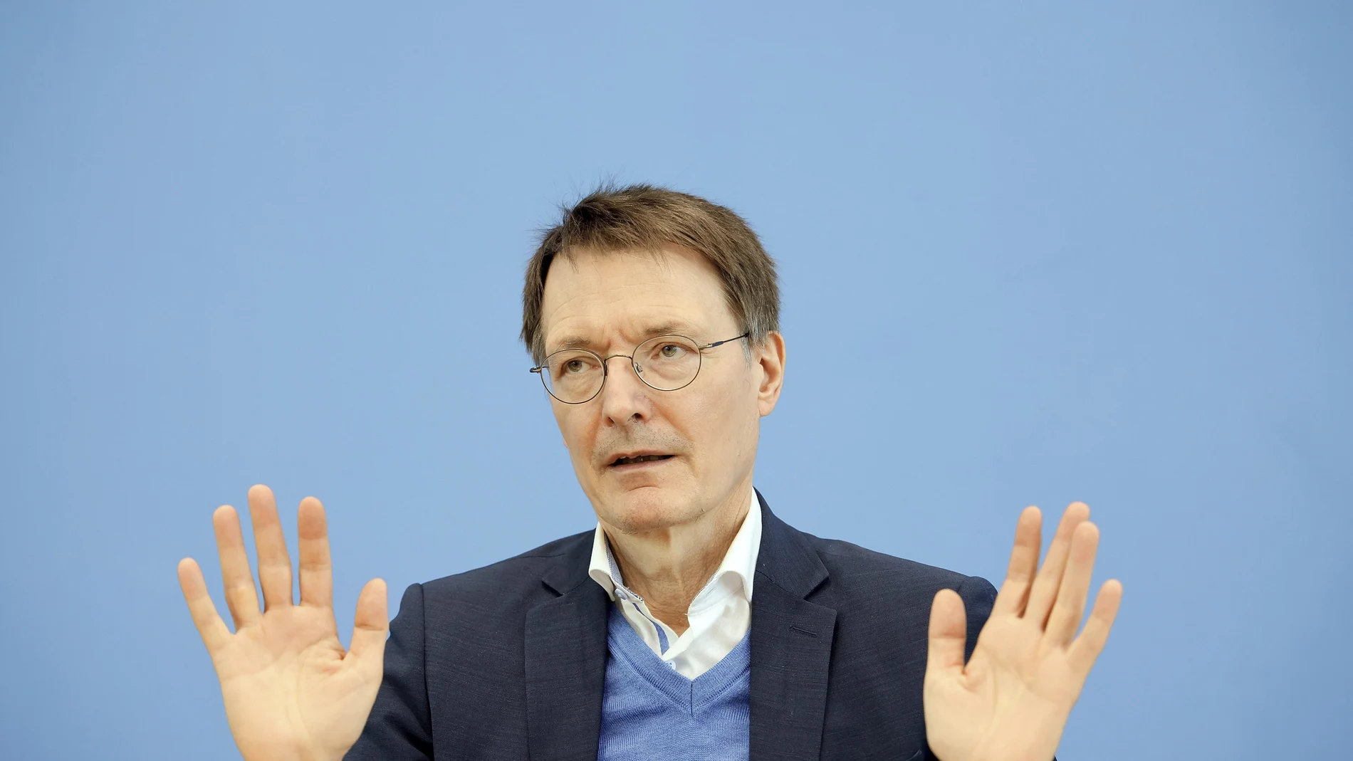 El ministro de Sanidad Karl Lauterbach, objetivo de los negacionistas alemanes