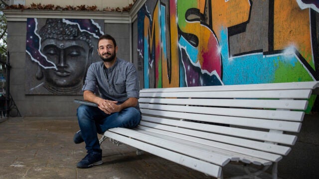 Angel Martinez, escritor sobre viajes a Asia en el Museo Nacional de Antropologia