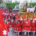 Procesión de "Los Coloraos" en Miércoles Santo