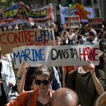 Manifestación en París el 16 de abril contra Macron y Le Pen