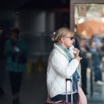 Una mujer con la mascarilla este martes en Madrid.