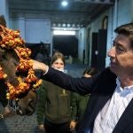Juan Marín, ayer con un caballo de la Real Escuela de Arte Ecuestre de Jerez