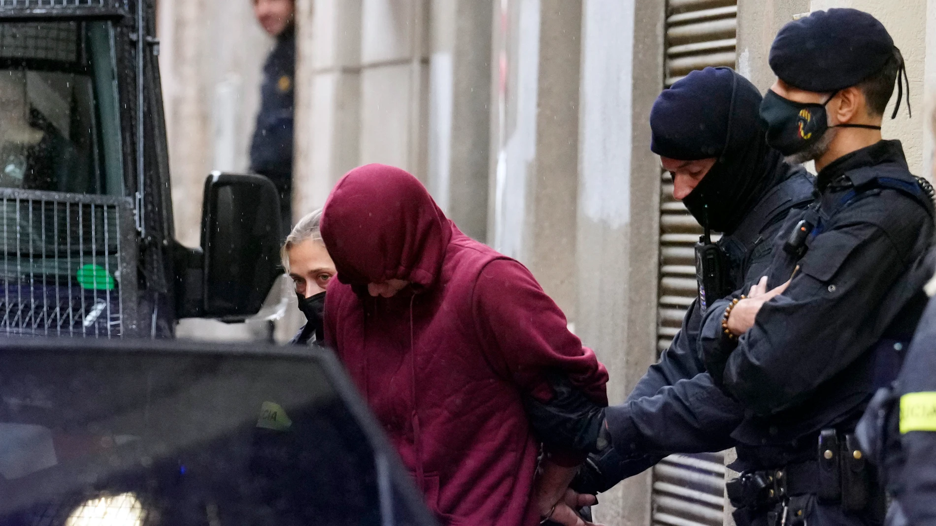 Los Mossos d'Esquadra custodian el pasado jueves al presunto autor de la brutal agresión sexual que sufrió en Igualada (Barcelona) una menor de 16 años el pasado 1 de noviembre