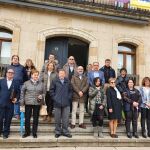 Foto de familia del presidente de la Diputación de Soria, Benito Serrano, con los miembros de las entidades del tercer sector de la provincia soriana, tras firmar el acuerdo