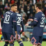 Lionel Messi junto a Neymar