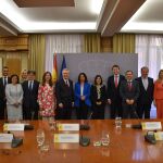 La ministra Darias tras el encuentro con representantes de Farmaindustria y Efpia