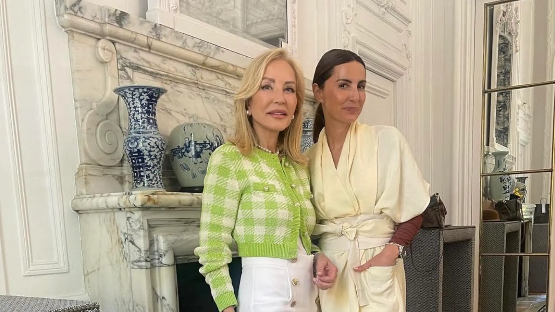 Carmen Lomana celebrando el cumpleaños de una amiga.