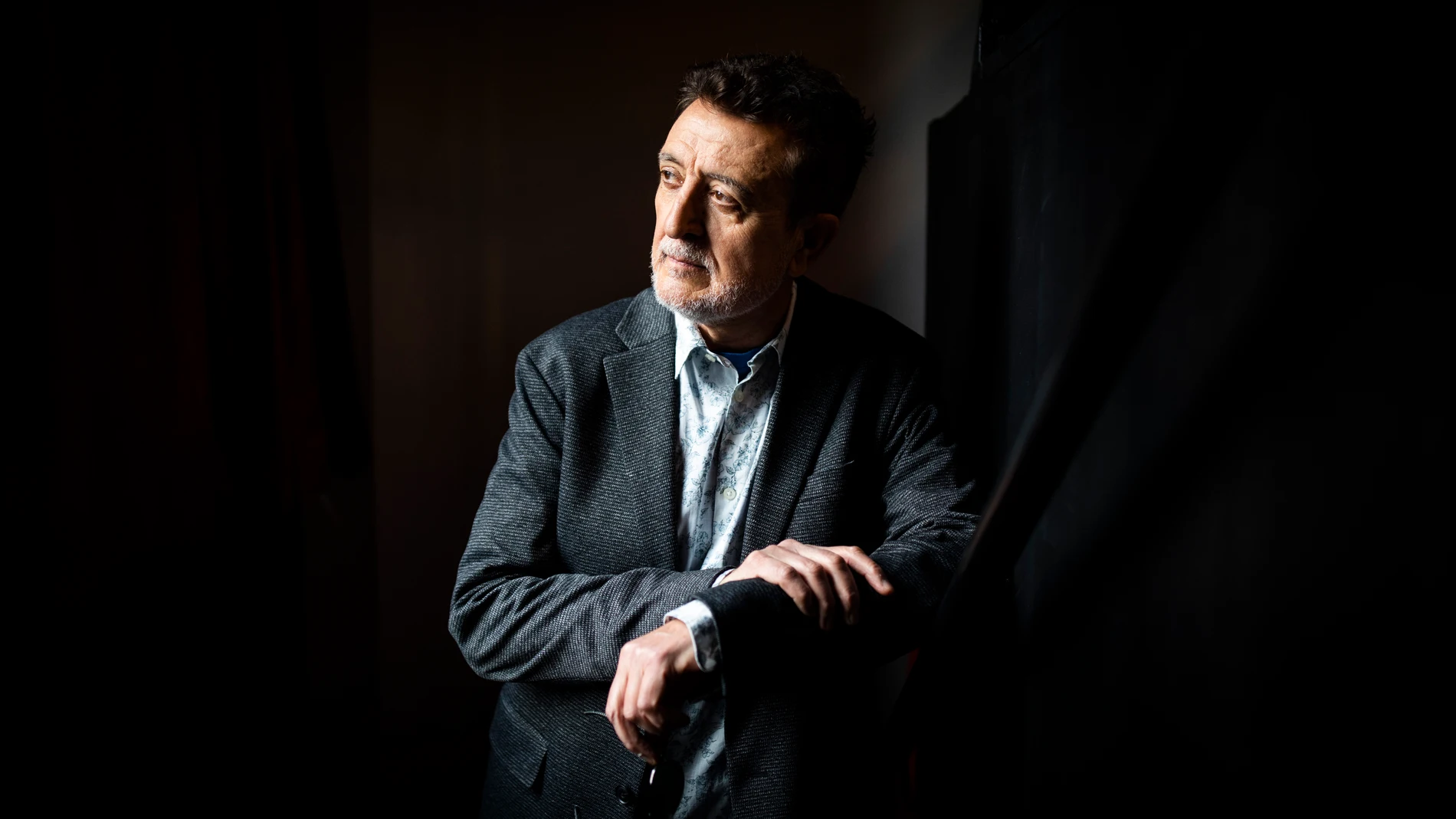 Entrevista a Manolo Garcia por la presentación de los dos nuevos discos que salen a la venta el 29 de Abril.
