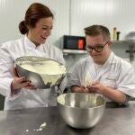 Asindown y Pepina Pastel lanzan con motivo del día de la madre “Boniqueta” una tarta solidaria