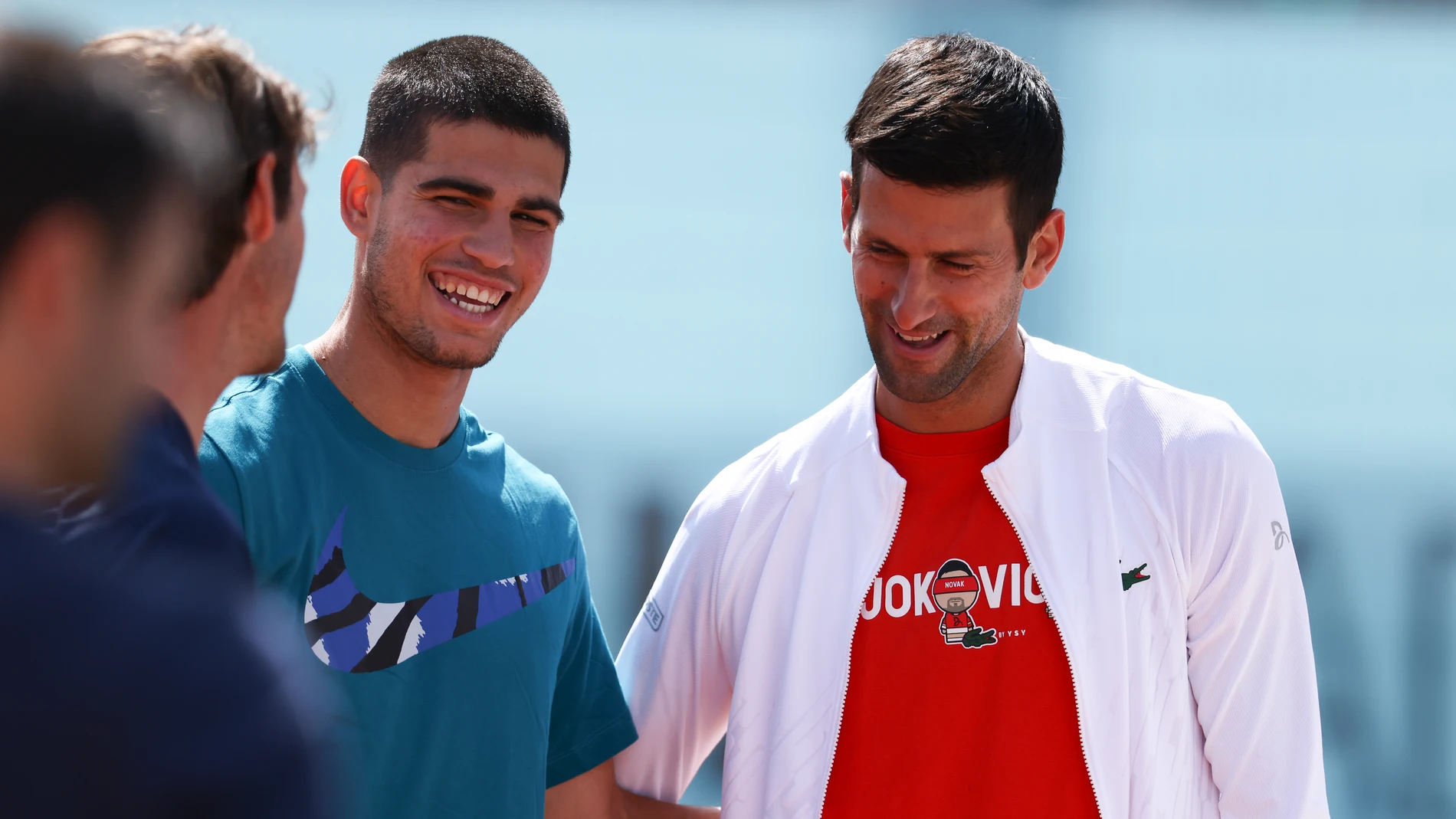 Carlos Alcaraz y Novak Djokovic, en la pista 7 de la Caja Mágica