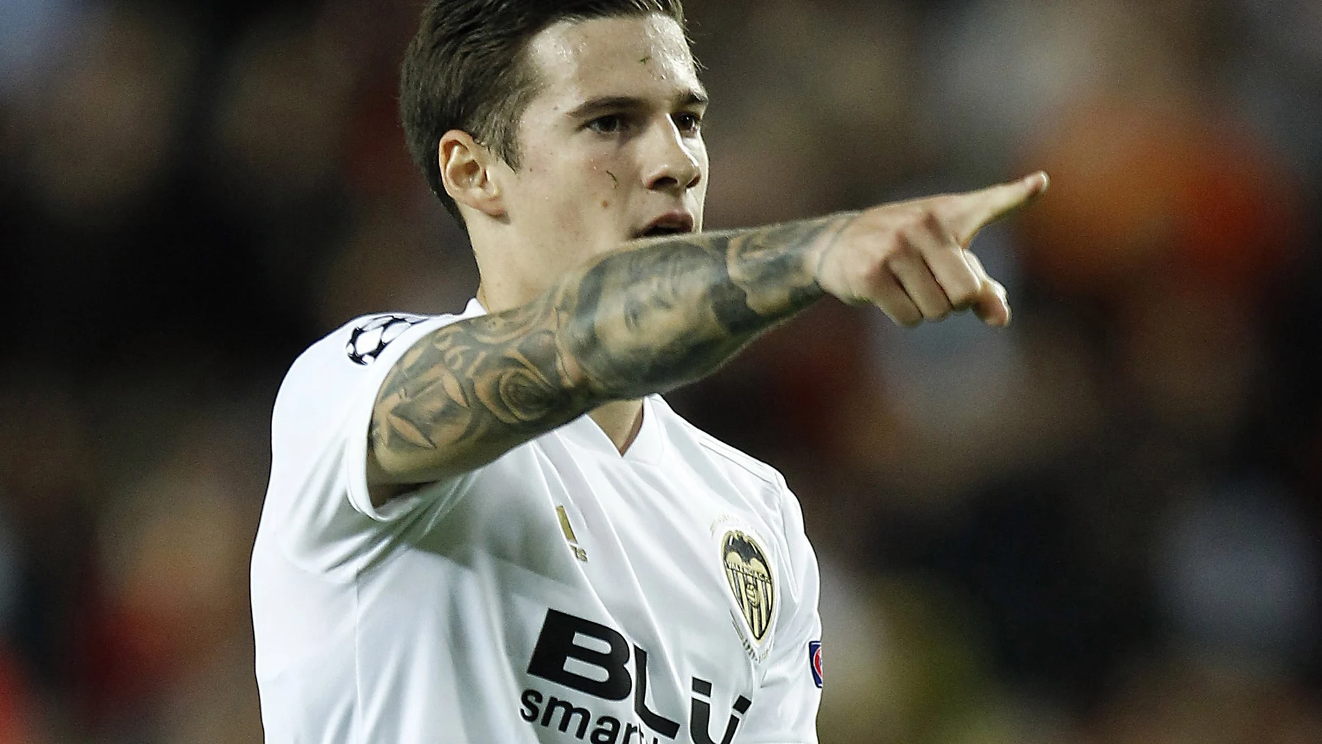 Santi Mina