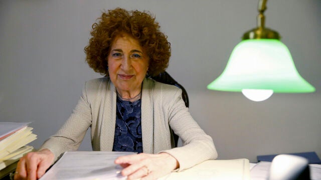 MADRID, 06/05/2022.- Fotografía de archivo (28/04/2018), de la directora de la Real Academia de la Historia, Carmen Iglesias, que ha ganado el Premio de Historia Órdenes Españolas, lo que la convierte en la primera mujer en obtener este galardón internacional que reconoce trayectorias investigadoras relacionadas con lo hispánico y su proyección en el mundo. EFE/J.P. Gandul