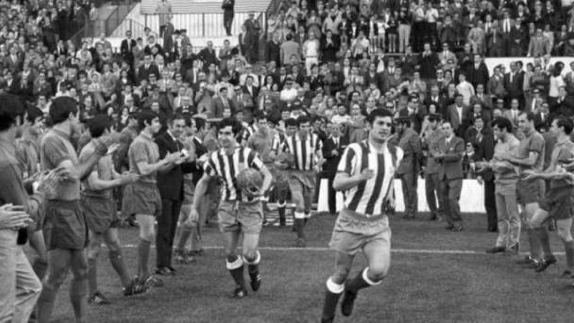 Primer pasillo de la historia