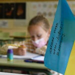 Refugiados ucranianos en una escuela.