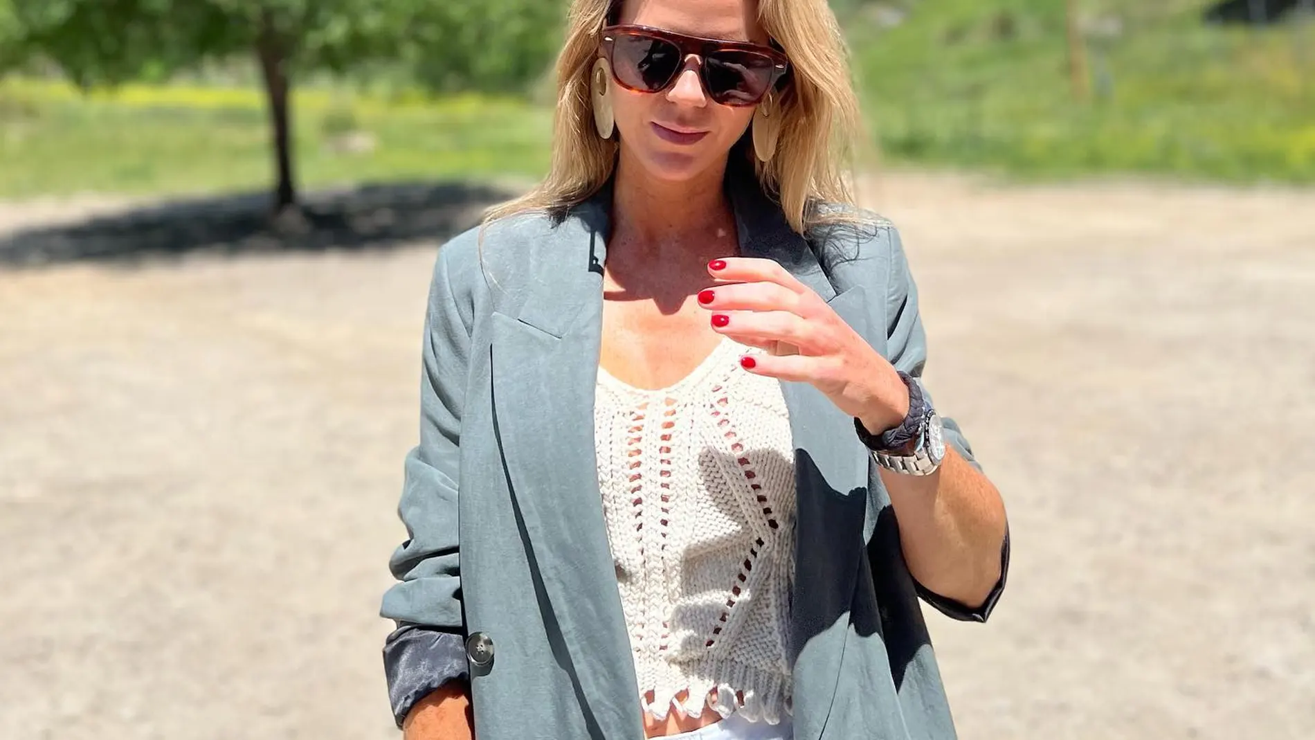 Amelia Bono con look perfecto de oficina en septiembre.