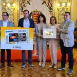 Presentación del cupón de la ONCE para el sorteo del 14 de mayo con la imagen de la feria internacional del disco de Valladolid con Óscar Puente, Ana Redondo, Ismael Pérez y Carlos Ramírez, entre otros