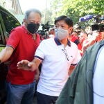 El candidato presidencial Ferdinand 'Bongbong' Marcos Junior, tras ejercer su derecho a voto en Batac, Ilocos Norte, en Filipinas