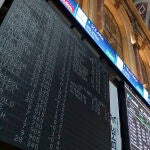 Vista del panel del Ibex 35, el principal indicador del parqué madrileño de la Bolsa