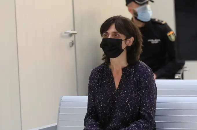 Una exjefa de ETA se enfrenta a 6 años de cárcel por colocar una bomba en el aeropuerto de Alicante Una exjefa de ETA se enfrenta a 6 años de cárcel por colocar una bomba en el aeropuerto de Alicante