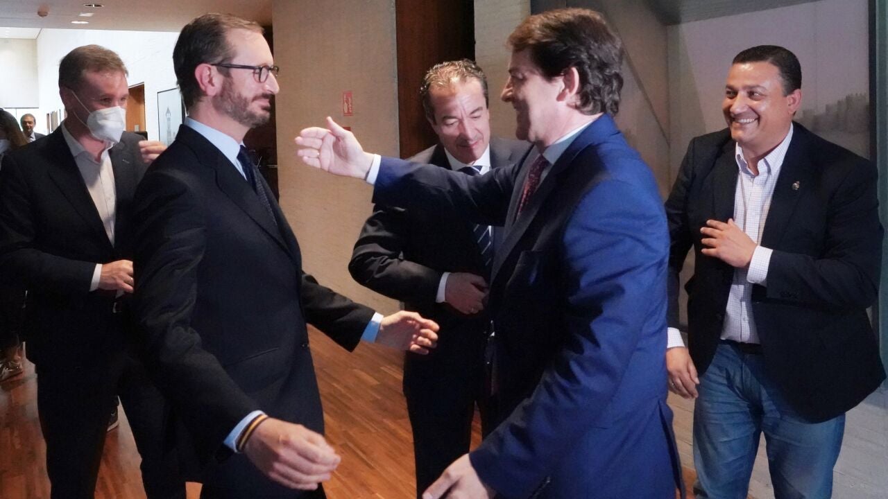 El PP pasa al ataque contra el PSOE por querer bloquear a sus senadores