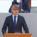El consejero Luis Alberto Marín defendiendo el decreto en el Pleno de la Asamblea Regional.