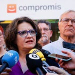 Los coportavoces de Compromís, de izqda. a dcha., Àgueda Micó, Mónica Oltra, Juan Ponce, y Joan Ribó