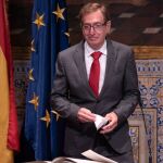 El conseller de Sanidad, Miguel Mínguez, toma posesión como nueva conseller del Govern de Valencia en el Palau de la Generalitat, a 16 de mayo de 2022, en Valencia, Comunidad Valenciana (España). Es la primera vez que se puede ver la imagen del nuevo Consell, que pasa a estar formado por siete mujeres y cinco hombres, y con el que Ximo Puig busca dar un nuevo impulso a este final de la legislatura. 16 MAYO 2022;CONSELLERS;GOVERN;VALENCIA;NUEVOS CONSELLERS Jorge Gil / Europa Press 16/05/2022
