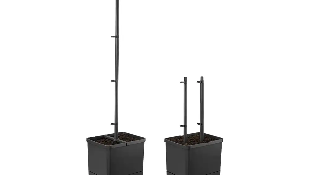 Truco para cuidar las plantas de jardín: torre para plantas con depósito de agua 2 en 1