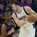 Luka Doncic ofreció una actuación estelar contra los Suns.