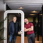 Creadores de la serie Élite de Netflix.