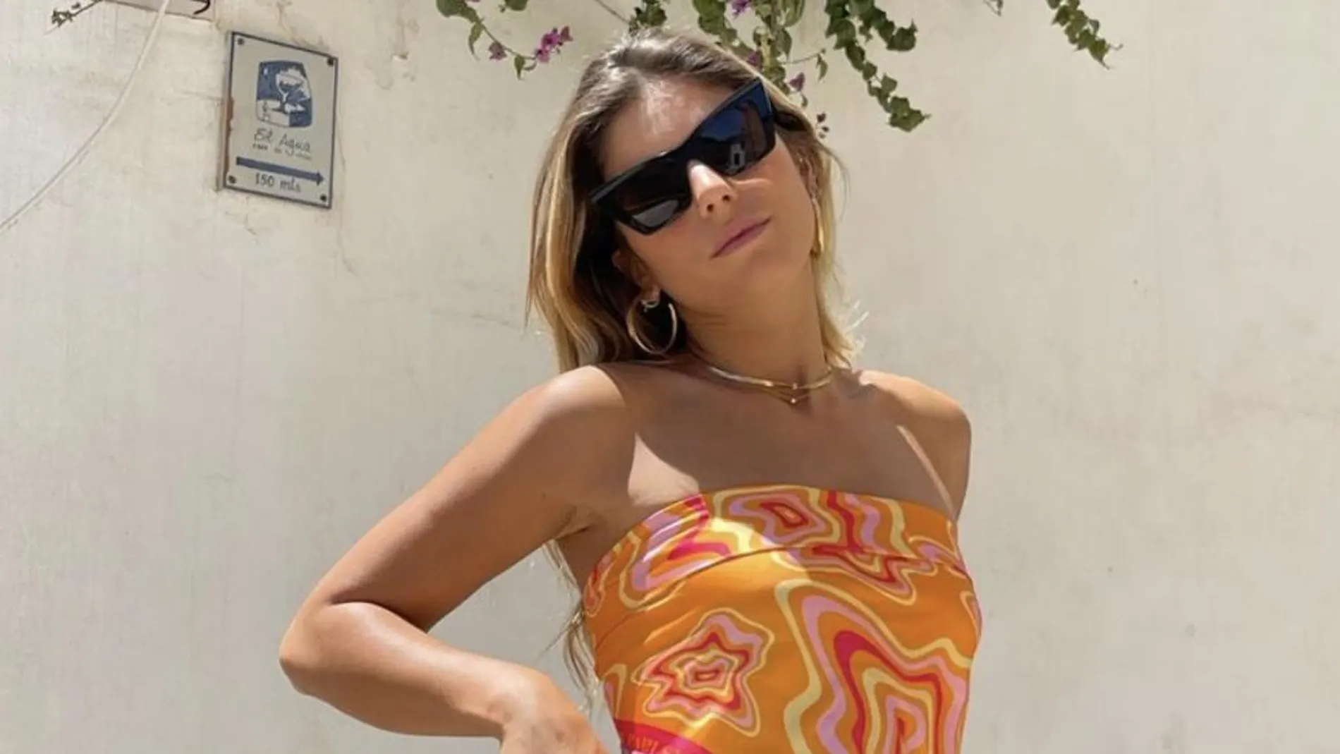 Sara Baceiredo con un look dosmilero.