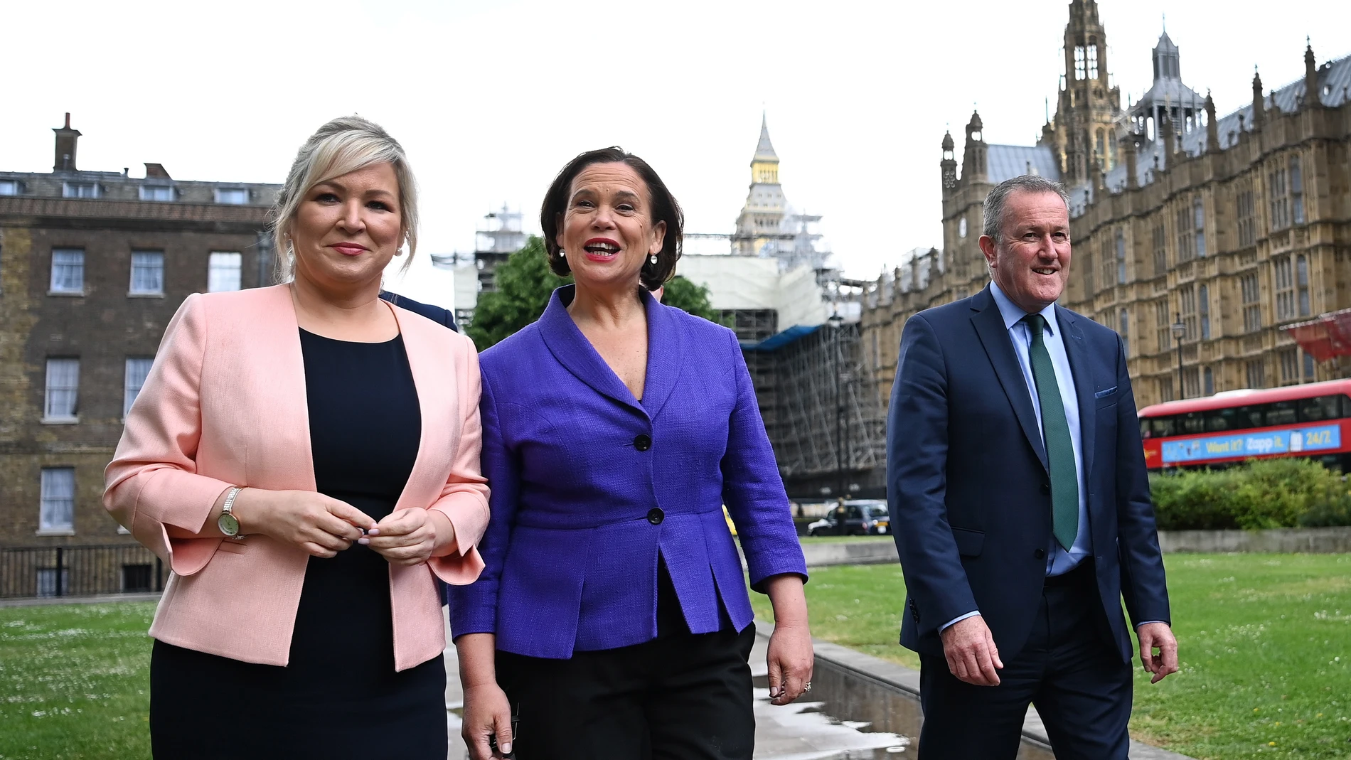 McDonald consideró “inaceptable” el “escaso respeto por la paz y la estabilidad” en Irlanda mostrado por el Gobierno central y pidió “firmeza” a la comunidad internacional