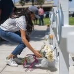 Meghan Markle, en el centro escolar de Texas donde se produjo ayer el tiroteo