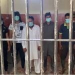 Los seis detenidos, en el calabozo