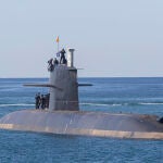 El submarino S-81 Isaac Peral realiza por primera vez navegación en superficie en la bahía de Cartagena