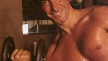 Una foto de Luis Lorenzo posando