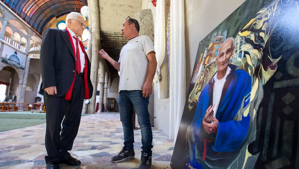 El padre Ángel junto a Ángel López, ayudante de Justo Gallego
