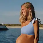 Lucía Barcena presumiendo de barriguita.