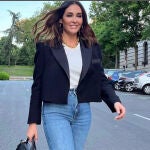Vicky Martín Berrocal con el conjunto más favorecedor.